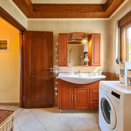 Colonial View * Φαληράκι