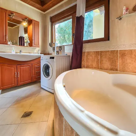 Διαμέρισμα Colonial View *