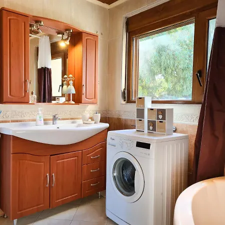 Διαμέρισμα Colonial View *